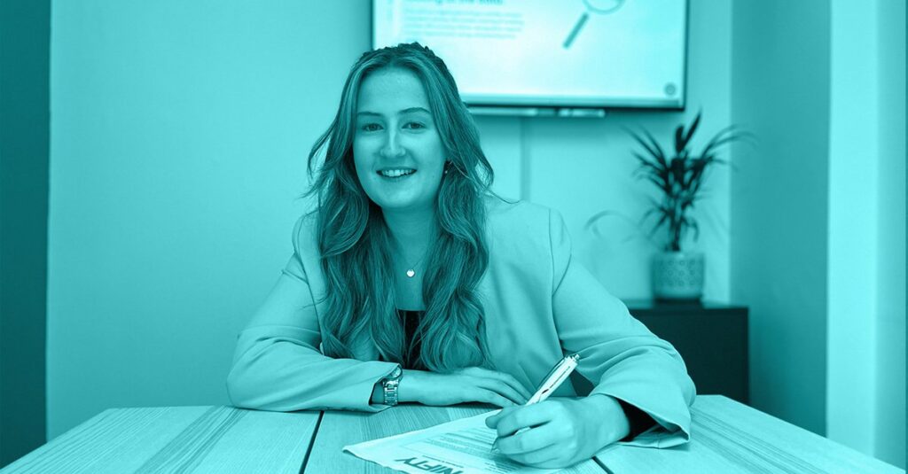 Danielle Signs for Nifty!